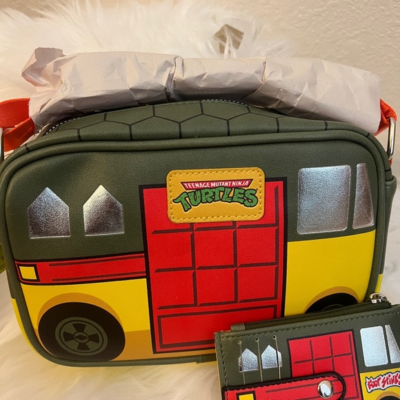 Nickelodeon Bag and Wallet, Teenage Mutant Ninja Turtles Party Van Buckle-Down - Picture 3 of 11